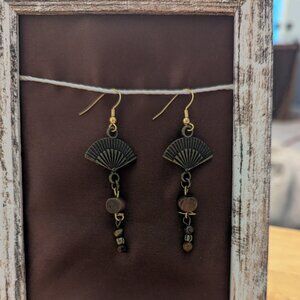Pair of earrings